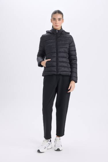 Su Geçirmez Hafif Şişme Mont Kapüşonlu Kapitoneli Fermuarlı Cepli Basic Düz Mevsimlik