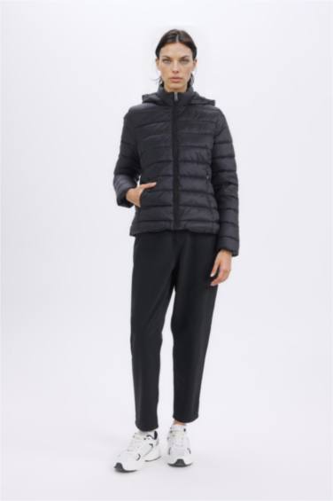 Su Geçirmez Hafif Şişme Mont Kapüşonlu Kapitoneli Fermuarlı Cepli Basic Düz Mevsimlik