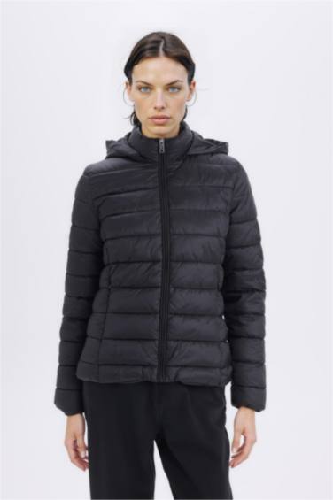 Su Geçirmez Hafif Şişme Mont Kapüşonlu Kapitoneli Fermuarlı Cepli Basic Düz Mevsimlik