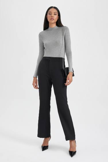 بلوزة كم طويل سليم فيت هاف كول قماش لامع