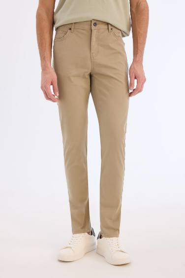 Pantalon chino slim en gabardine avec poches
