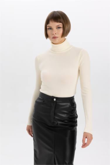 بلوفر مضلع سليم فيت بياقة مدورة