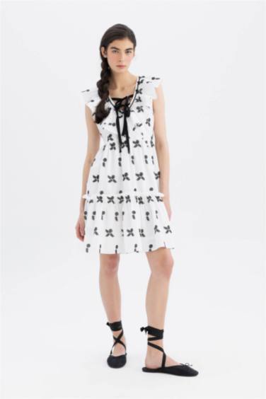 Lug Von Siga x DeFacto Bodycon V-Neck Embroidery Mini Dress