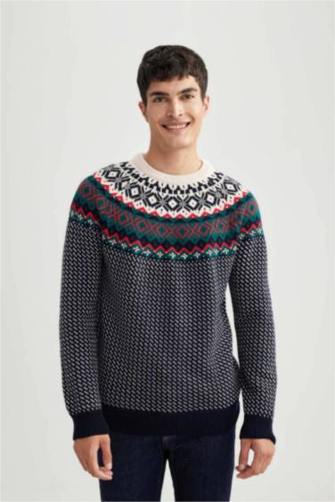 بلوفر تريكو قصة عادية بطبعة كريسماس