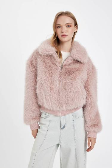 Regular Fit Geniş Yaka Fermuarlı Kısa Suni Kürk Kaban