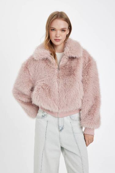 Regular Fit Geniş Yaka Fermuarlı Kısa Suni Kürk Kaban