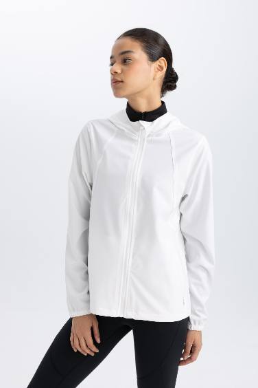 جاكيت خفيف أبيض وتر بروف سليم فيت بكابيشون من DeFactoFit