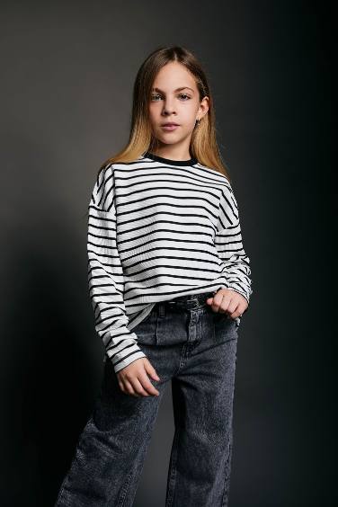 Girl Loose Fit Striped Crew Neck Sweatshirt