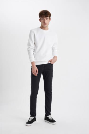 بنطلون جينز سوبر سكيني فيت