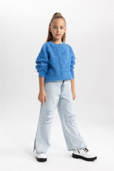 Свитер стандартного кроя с круглым вырезом для девочек