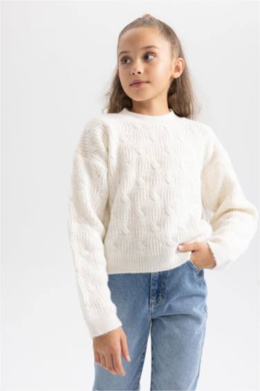 Свитер стандартного кроя с круглым вырезом для девочек