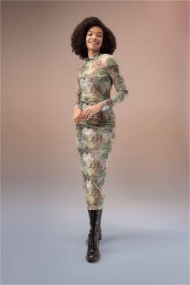 тығыз көйлек ұзартылған жаға ұзын жеңді Ұзын жеңді трикотаж көйлек