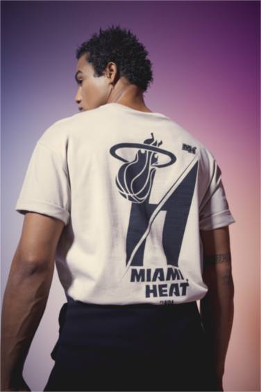 Boxy Fit Licensed by the NBA Miami Heat Crew Neck T-Shirt