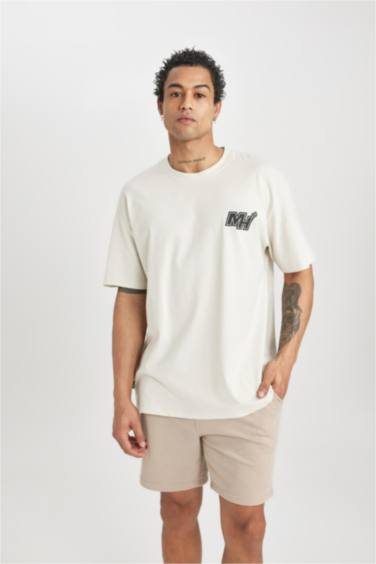 Boxy Fit Licensed by the NBA Miami Heat Crew Neck T-Shirt