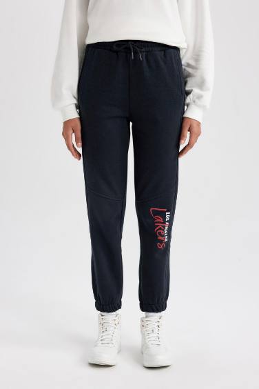 بنطلون جوجر تقيل بأستك من تحت بجيب من DeFactoFit NBA