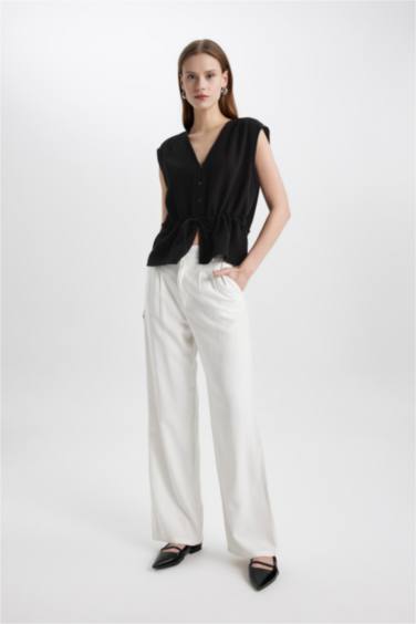 بلوزة بدون كم سليم فيت برقبة V