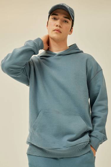 Comfort Fit Hooded Basic Sweatshirt