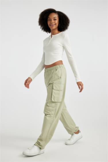 Брюки карго с высокой талией из габардина