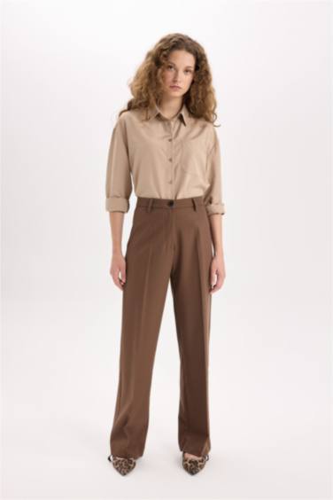 Брюки с высокой талией и широкими штанинами