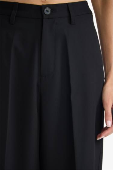 بنطرون قصة مستقيمة وخصر عالي