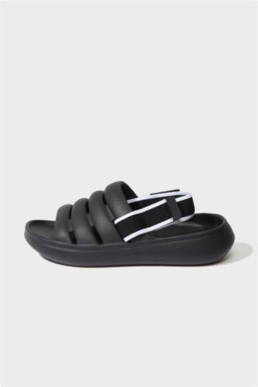 شبشب نسائي بكعب عالي