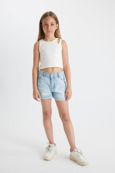 شورت جينز بناتي قصير بتفاصيل ممزقة