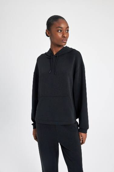 سويت شيرت رياضي اوفر سايز بريميوم بغطاء للرأس من DeFactoFit