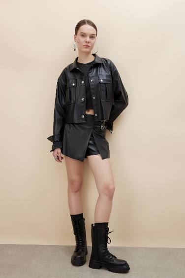 Regular Fit Faux Leather Normal Waist Short