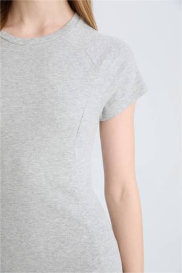 فستان قصير نص ردن مضلع بياخة مستديرة