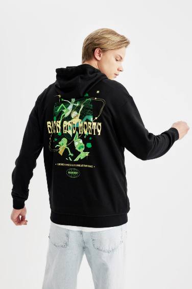 Rick and Morty Boxy Fit Kapüşonlu Sırt Baskılı Sweatshirt