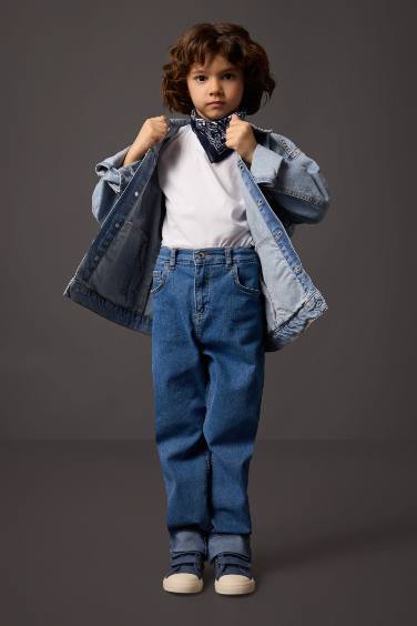 Boy Loose Fit Standard Leg Jeans