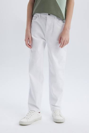 بنطرون جينز ولادي قصة مستقيمة برجل عادي