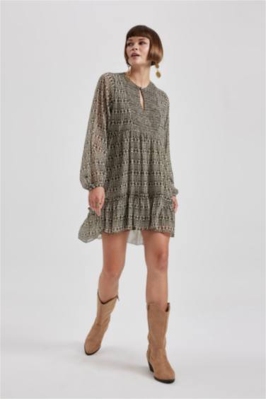 فستان قصير شيفون كم طويل بياقة مدورة