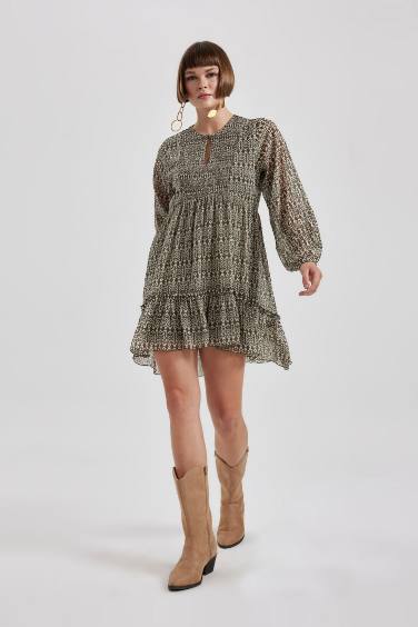 فستان قصير شيفون كم طويل بياقة مدورة