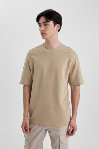 تيشيرت مطبوع قصة مريحة بياخة مستديرة