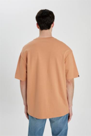 تيشيرت مطبوع قصة مريحة بياخة مستديرة