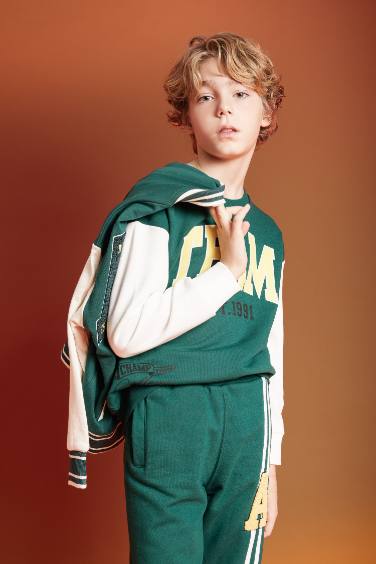 Boy Oversize Fit Crew Neck Printed Sweatshirt