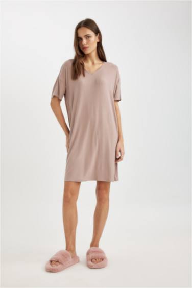 فستان نوم فيسكوز قصة عادية برقبة V