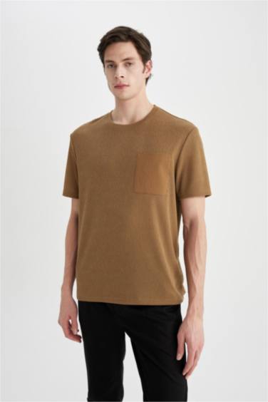 تيشيرت قصة عادية بياقة مستديرة