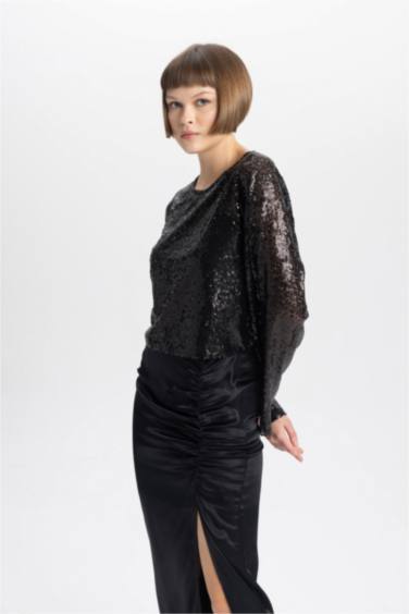 Cropped Fit Yuvarlak Yaka Payetli Kumaş Uzun Kollu Bluz