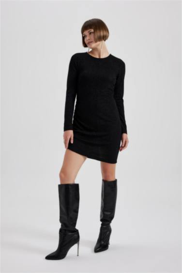 Платье мини с длинным рукавом