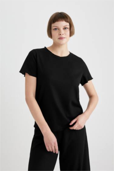 Regular Fit Crew Neck Knitted Tops