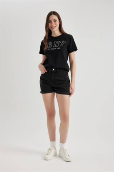 تيشيرت نص ردن مطبوع بقصة عادية