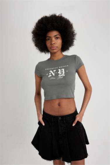 Fitted Crew Neck Printed Short Sleeve T-Shirt