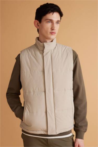 Slim Fit Dar Kesim Astarlı Fermuarlı Çıtçıt Kapamalı Cepli Hafif Mevsimlik Yelek