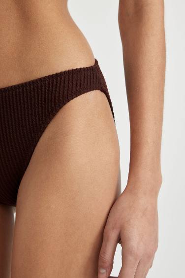 كلوت بكيني قصة عادية بني من Fall In Love