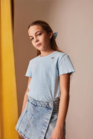 T-shirt slim avec motif brodé à col rond pour fille