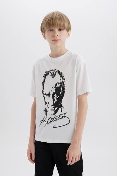 Erkek Çocuk 29 Ekim Cumhuriyet Bayramı Bisiklet Yaka Atatürk Baskılı Kısa Kollu Tişört