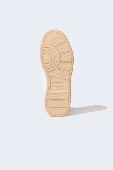 سنيكرز نسائي جلد صناعي بكعب مسطح برباط