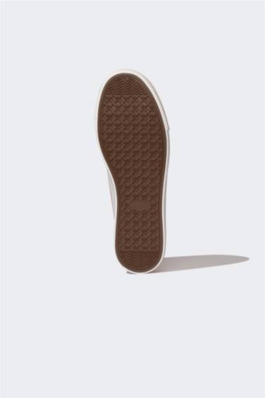 Әйелдерге кроссовка